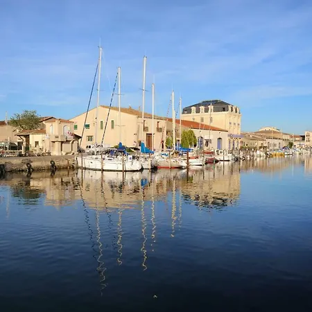 Port Rive Gauche Pavois * Marseillan (Herault)
